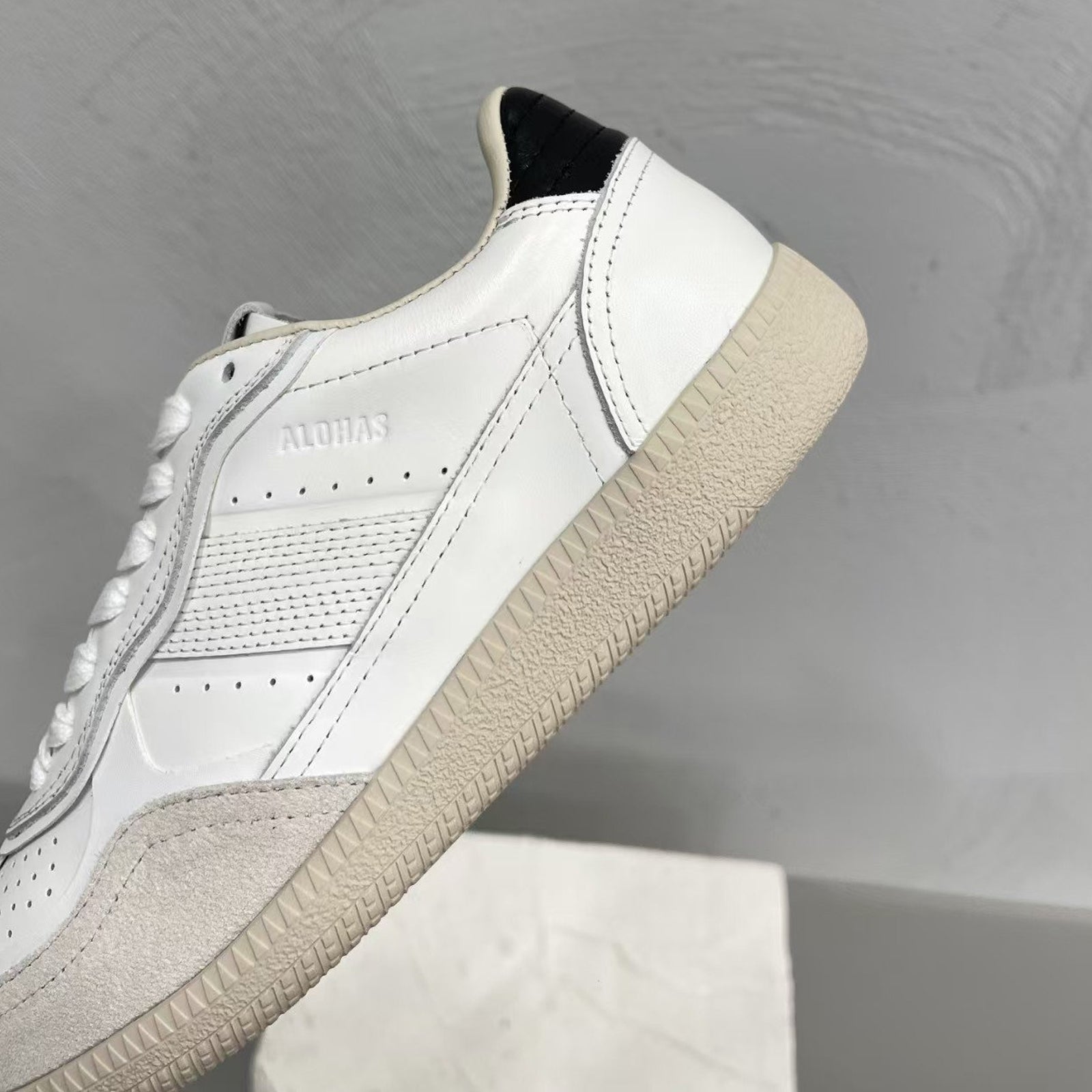 Alohas Tb.490 Color white Original com Leather sneakers