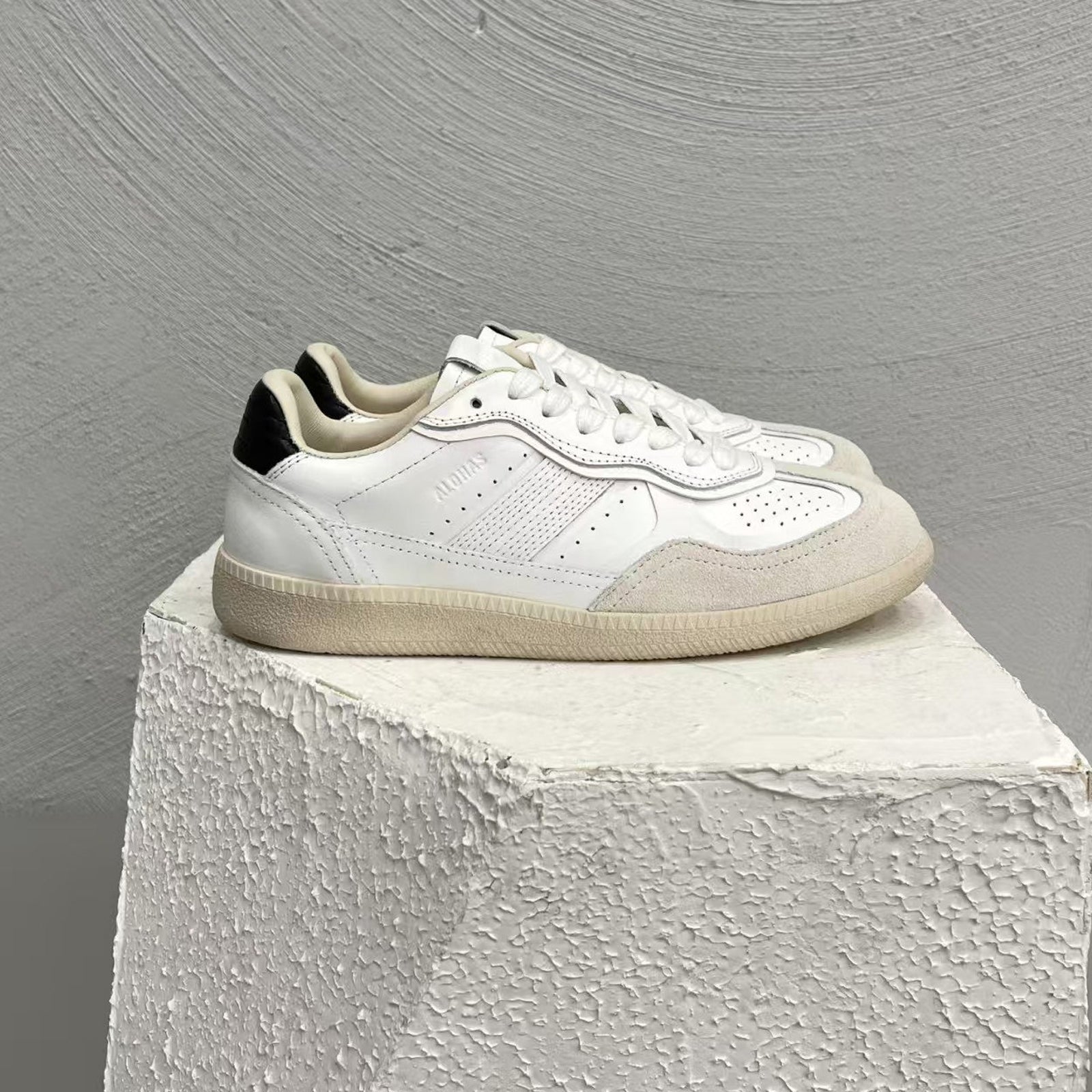Alohas Tb.490 Color white Original com Leather sneakers