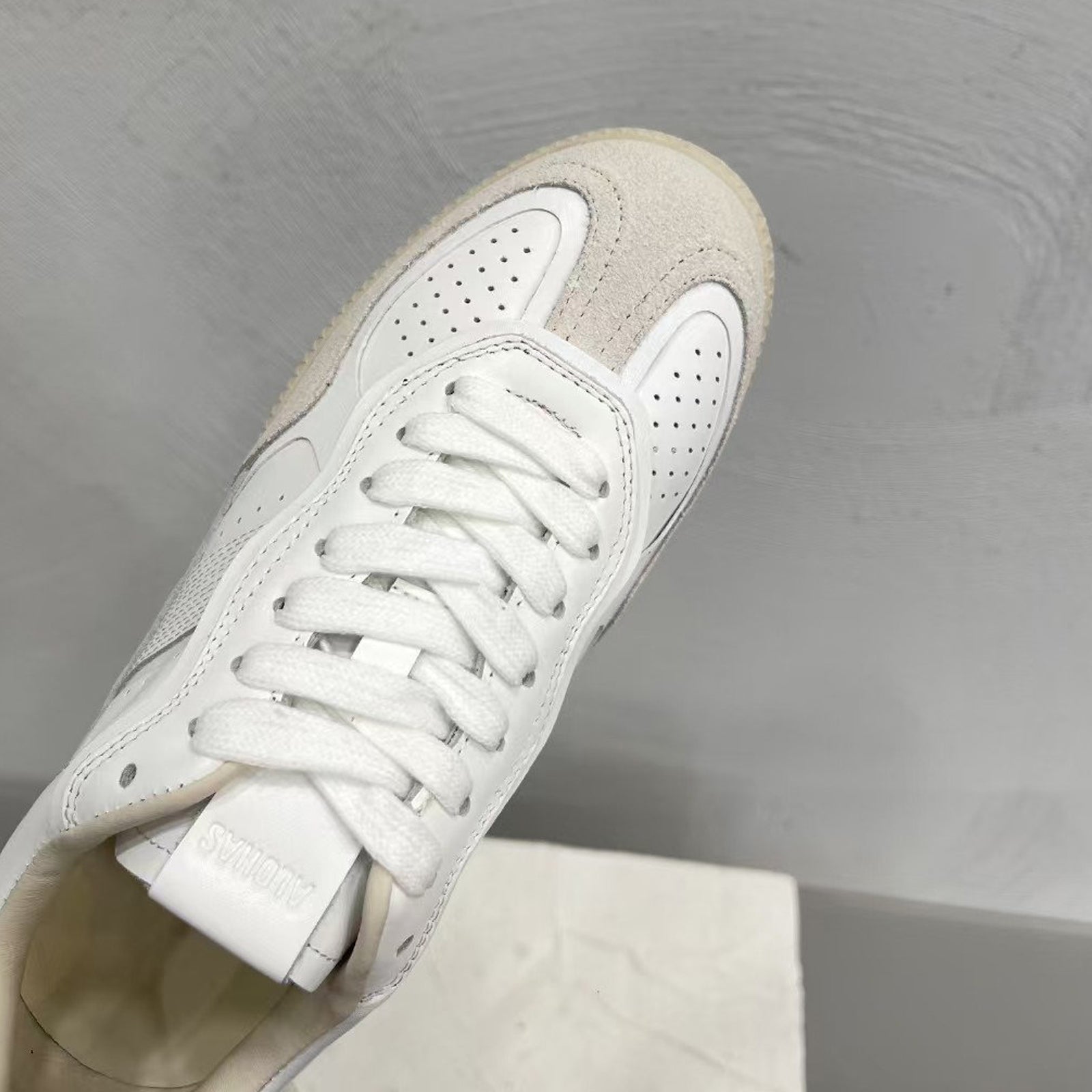Alohas Tb.490 Color white Original com Leather sneakers