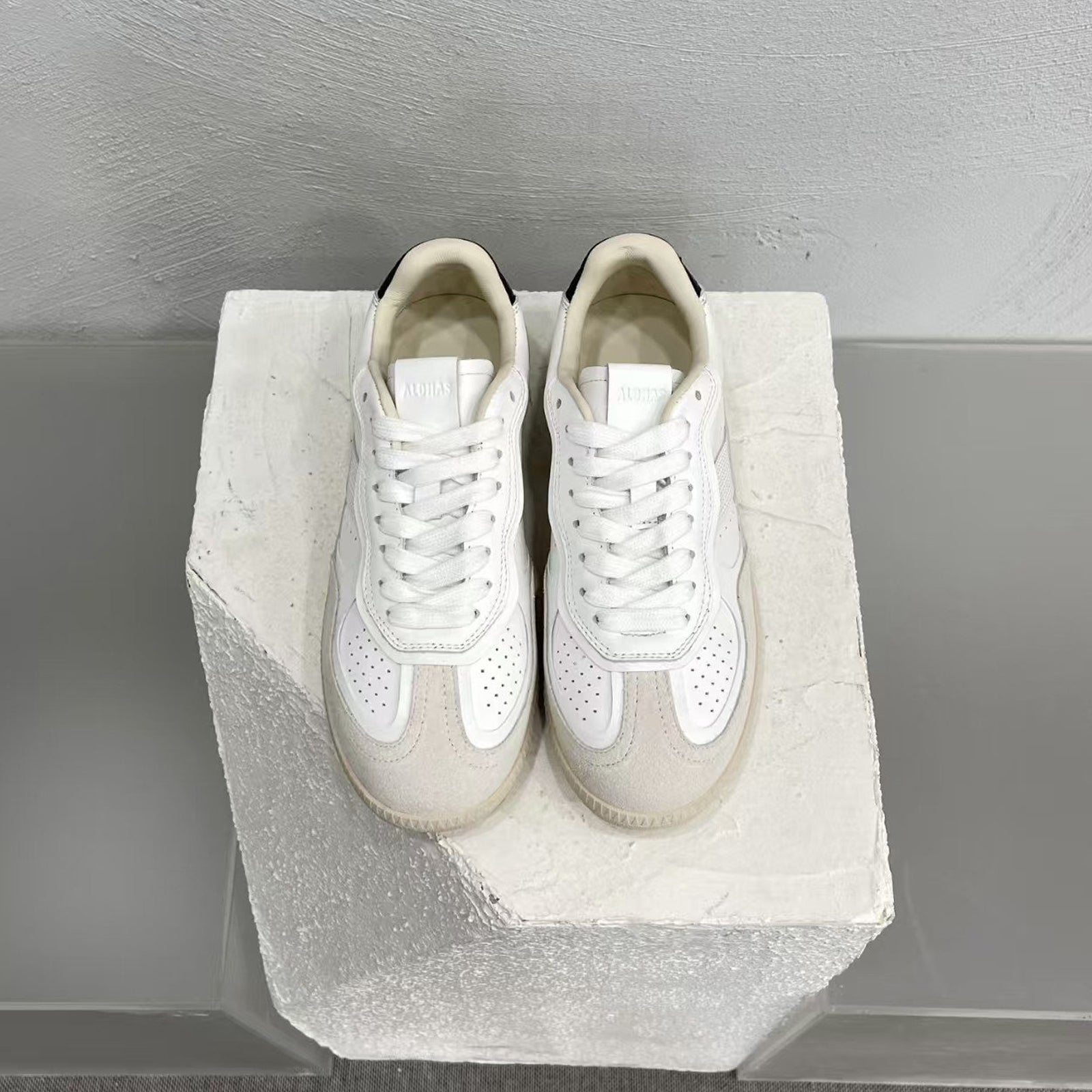 Alohas Tb.490 Color white Original com Leather sneakers