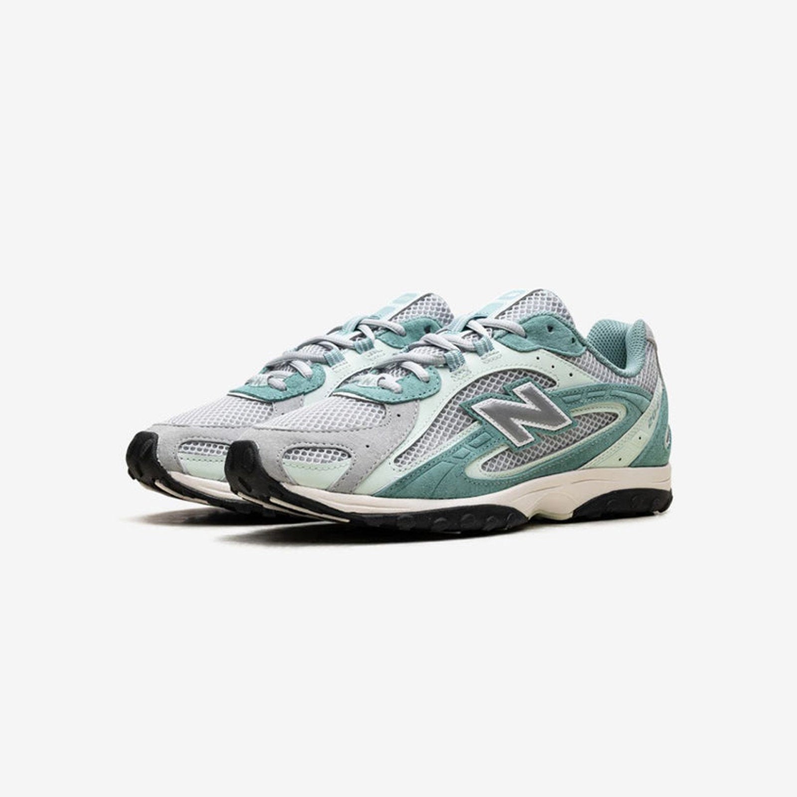 Kith x New Balance 204L 'Bluebell'